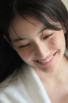 丰满又大又圆美乳
