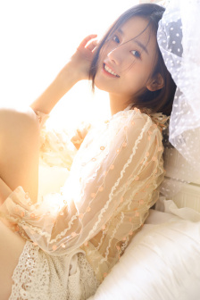 《丰满女学生》在线观看